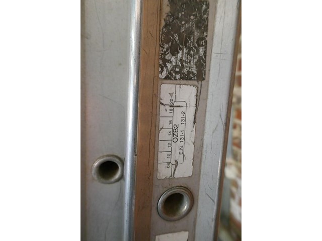 Alu dubbele opsteekladder petry 1 stuk - afbeelding 6 van  7