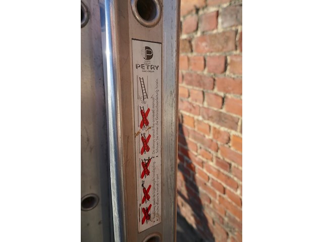 Alu dubbele opsteekladder petry 1 stuk - afbeelding 5 van  6