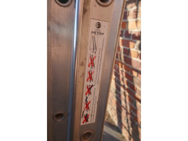 Alu dubbele opsteekladder petry 1 stuk - afbeelding 5 van  6