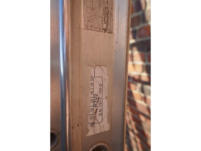 Alu dubbele opsteekladder petry 1 stuk - afbeelding 6 van  6