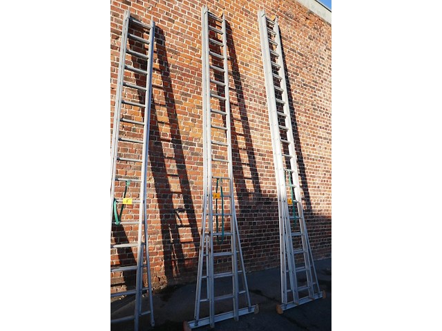 Alu dubbele opsteekladder petry 1 stuk - afbeelding 1 van  5