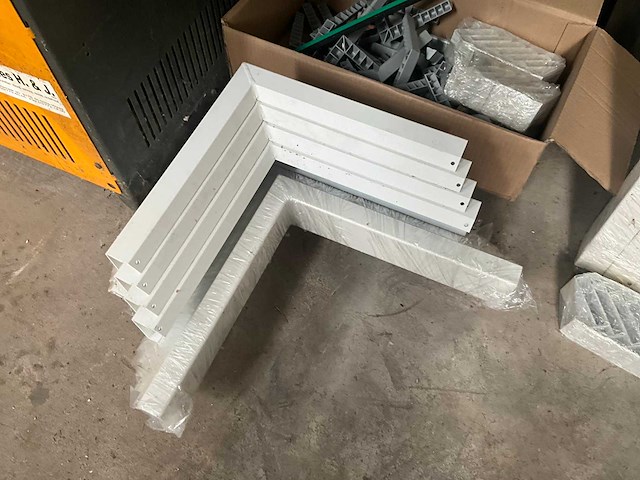 Alu hoeken voor dakranden (14x) clips&go - afbeelding 1 van  4