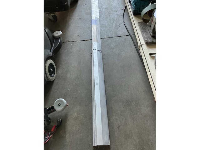 Alu niveau profielen (3x) - afbeelding 1 van  2