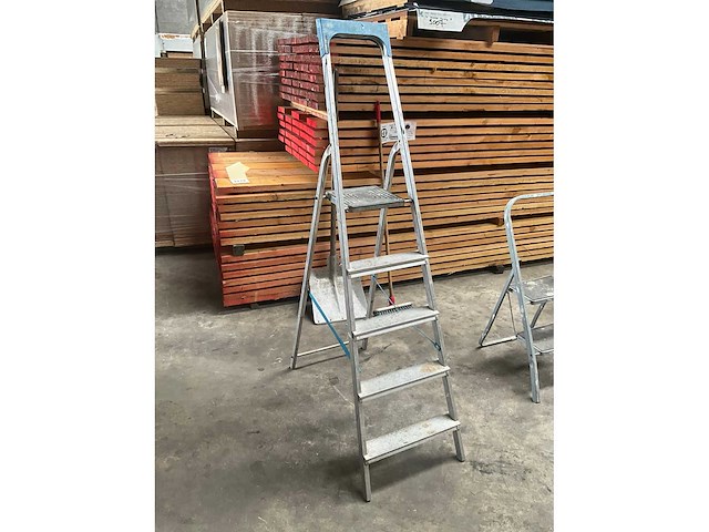 Alu opklapbare trapladder - afbeelding 1 van  2