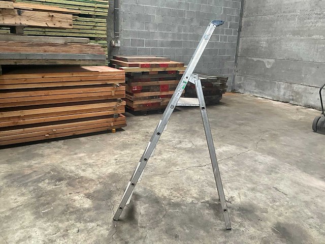 Alu opklapbare trapladder - afbeelding 1 van  3