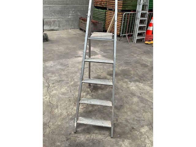 Alu opklapbare trapladder - afbeelding 2 van  3