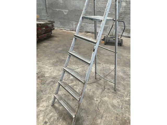 Alu opklapbare trapladder - afbeelding 2 van  4
