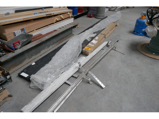 Alu profielen en dergelijken - afbeelding 1 van  5