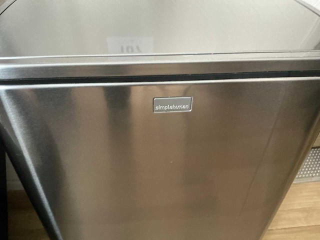 Alu simplehuman afvalemmer - afbeelding 2 van  4