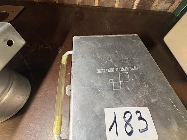 Alu tank - afbeelding 1 van  3