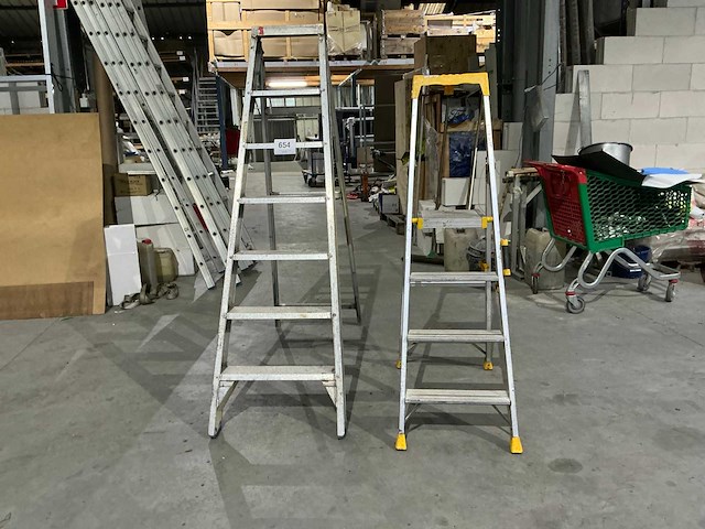 Alu trapladder (2x) - afbeelding 1 van  3