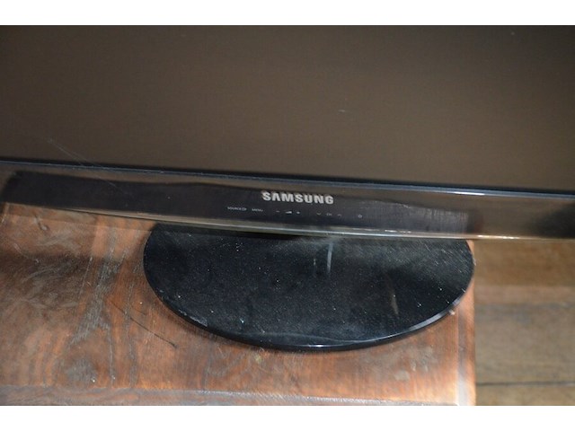 Alu trapladder 8 treden, sledestofzuiger nilfisk coupe neo, flatscreen tv samsung b2230hd - afbeelding 2 van  10