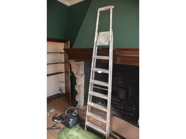 Alu trapladder 8 treden, sledestofzuiger nilfisk coupe neo, flatscreen tv samsung b2230hd - afbeelding 9 van  10