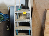 Alu trapladder ernst + petry - afbeelding 1 van  4