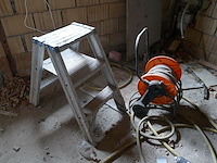 Alu trapladder + slangenwagens - afbeelding 1 van  3