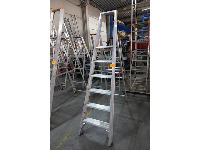 Alu trapladder solide - afbeelding 1 van  3