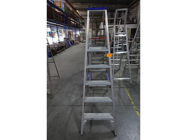 Alu trapladder solide - afbeelding 2 van  3