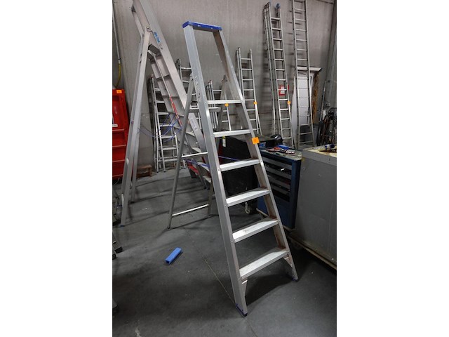 Alu trapladder solide - afbeelding 1 van  2
