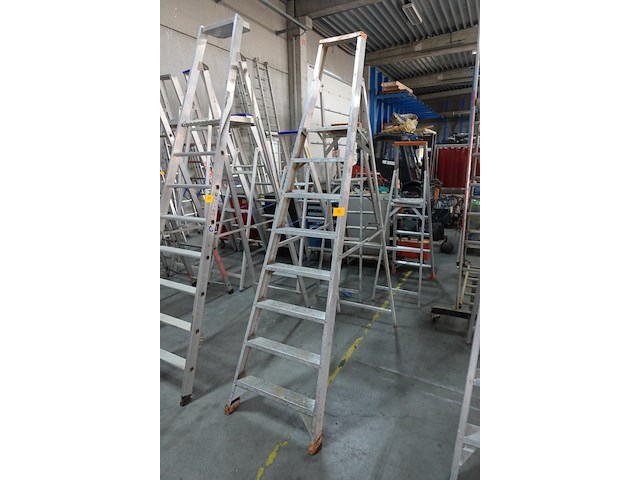 Alu trapladder - afbeelding 1 van  2