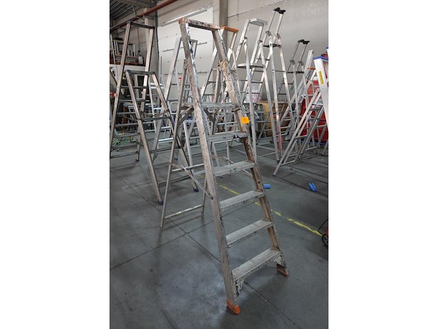 Alu trapladder - afbeelding 1 van  3