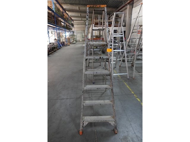 Alu trapladder - afbeelding 2 van  3