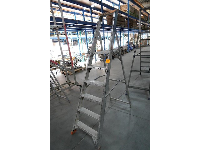 Alu trapladder - afbeelding 3 van  3