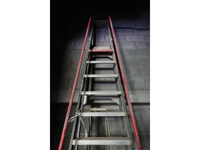Alu trapladder - afbeelding 3 van  3