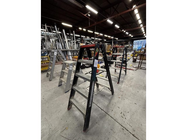 Alu trapladder - afbeelding 1 van  2