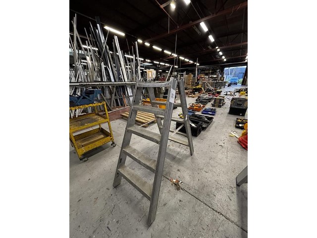 Alu trapladder - afbeelding 1 van  2