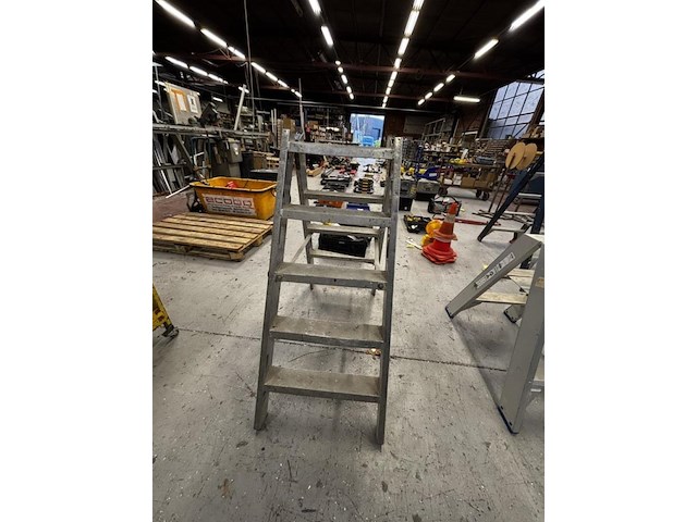 Alu trapladder - afbeelding 2 van  2