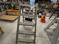 Alu trapladder - afbeelding 2 van  2