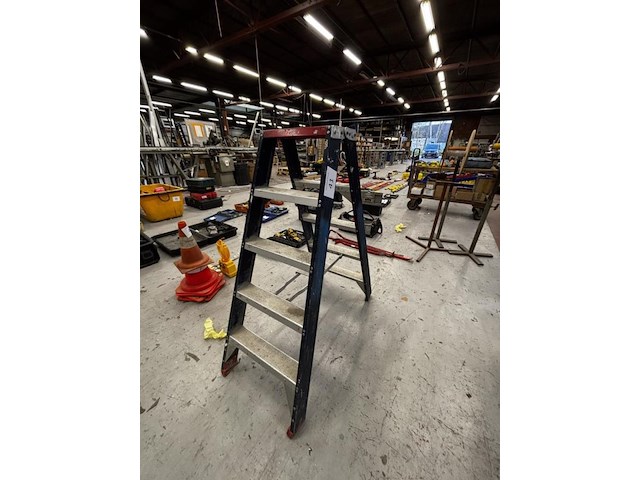 Alu trapladder - afbeelding 1 van  2