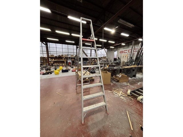 Alu trapladder - afbeelding 1 van  2