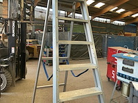 Alu trapladder - afbeelding 3 van  4
