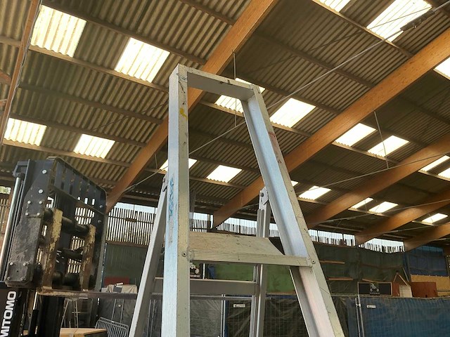 Alu trapladder - afbeelding 4 van  4
