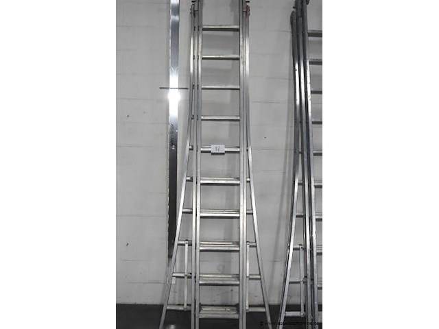 Alu uitschuifladder 3x10 sporten - afbeelding 1 van  2