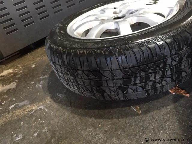 Alu. velgen en banden - afbeelding 5 van  5