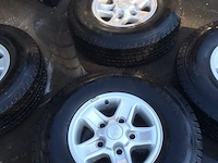 Alu. velgen en banden - afbeelding 2 van  7