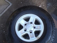 Alu. velgen en banden - afbeelding 3 van  7