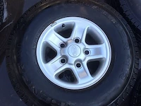 Alu. velgen en banden - afbeelding 4 van  7