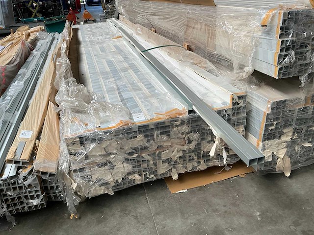 Aluminium afwerkingsprofiel (135x) - afbeelding 1 van  6