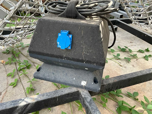 Aluminium boom voorzien van led verlichting - afbeelding 5 van  10