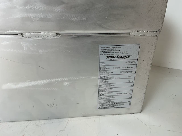 Aluminium container oprijplaat / heftruckramp totalsource – 4.000 kg setcap. (licht gebruikt beursmodel) - afbeelding 3 van  3