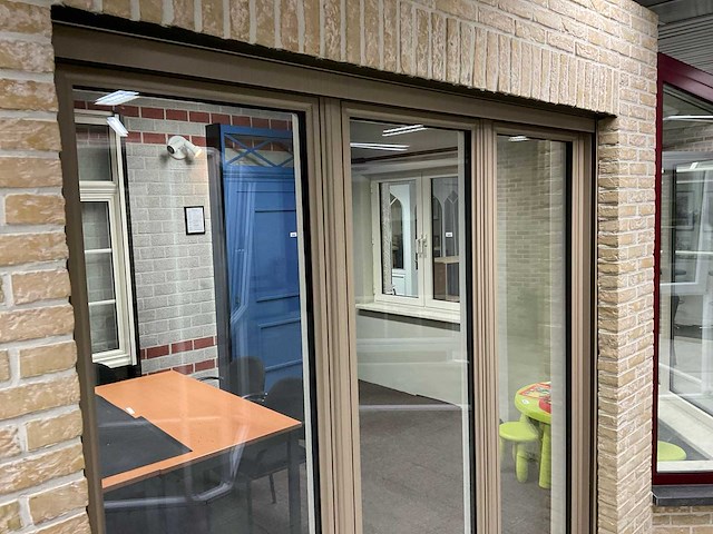 Aluminium draai/kiepraam met rolluik - afbeelding 4 van  8