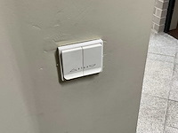 Aluminium draai/kiepraam met rolluik - afbeelding 8 van  8