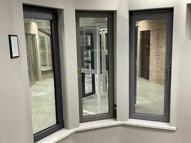 Aluminium draai/kiepraam - afbeelding 1 van  1