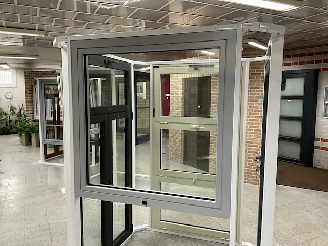Aluminium draai/kiepraam - afbeelding 1 van  2