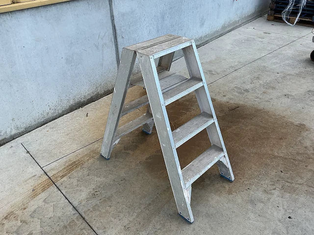 Aluminium dubbele trapladder – 2 x 4 treden - afbeelding 3 van  5