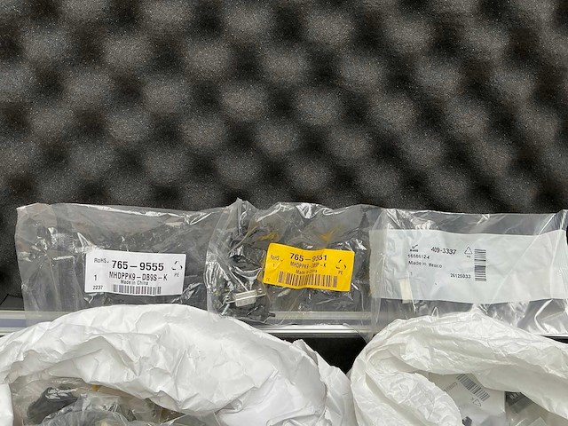 Aluminium gereedschap of opslagkoffer vol kabel-/connectorkits met d-sub mini-connectoren - afbeelding 2 van  9