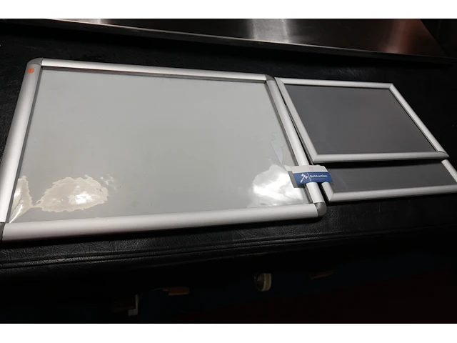 Aluminium kliklijsten (2 kleine + 1 groot, lichte beschadiging) - afbeelding 1 van  6
